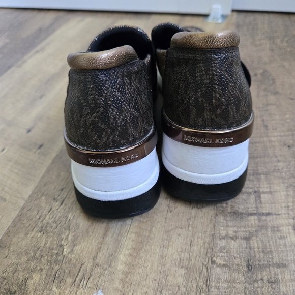 Michael Kors Womens 7m Black and Brown Slip-On Sneakers - Picture 4 of 11